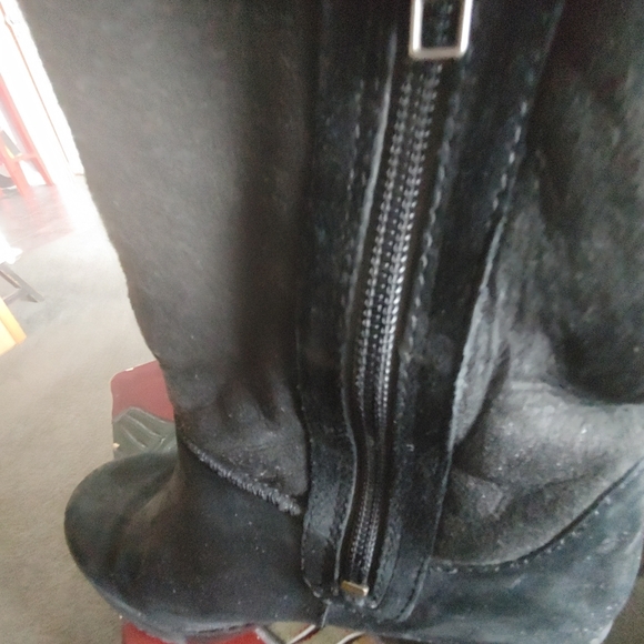 Uggs ladies Black heeled Warm winter Boots - Picture 7 of 7